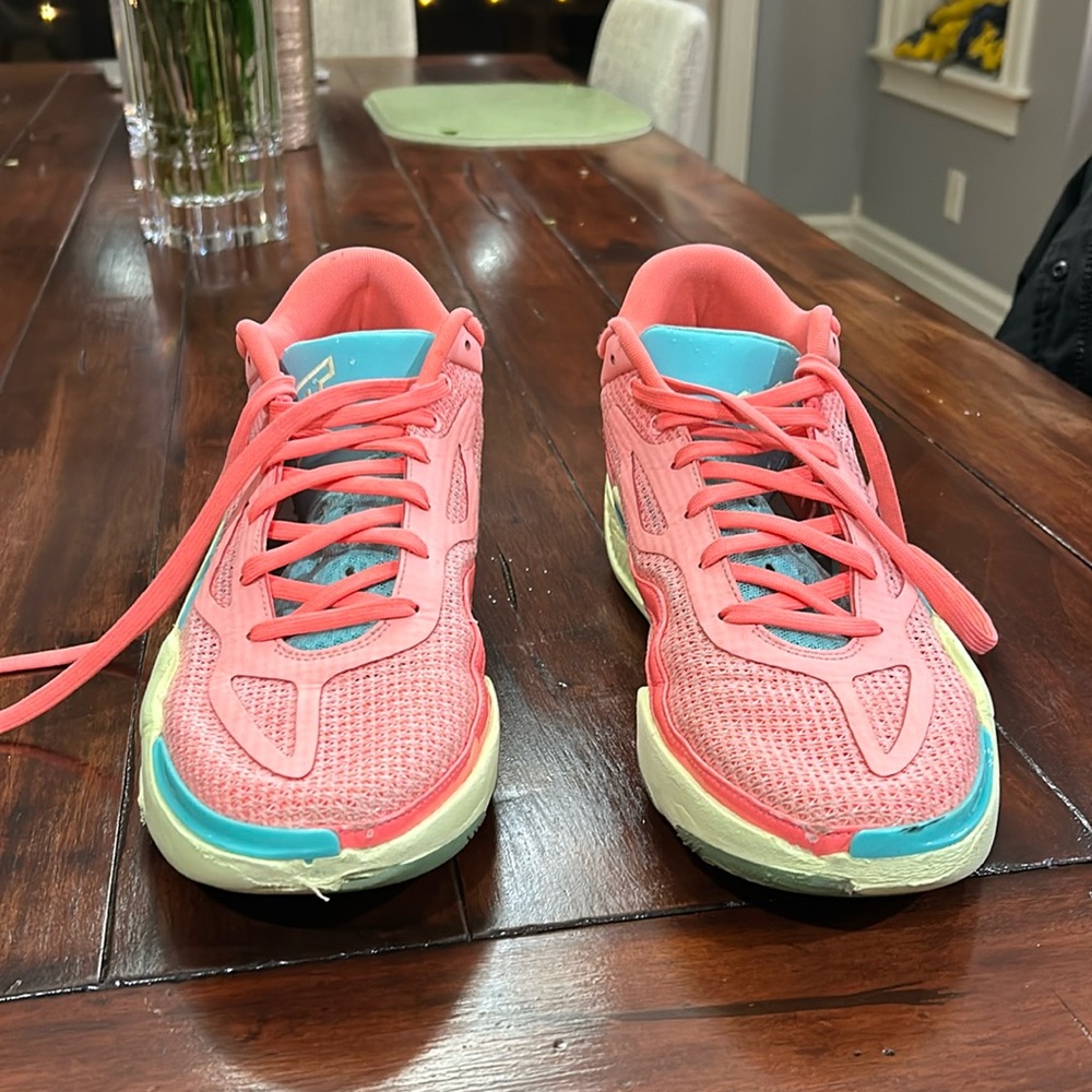 Jayson Tatum basketball sneakers. Men’s size 10.5